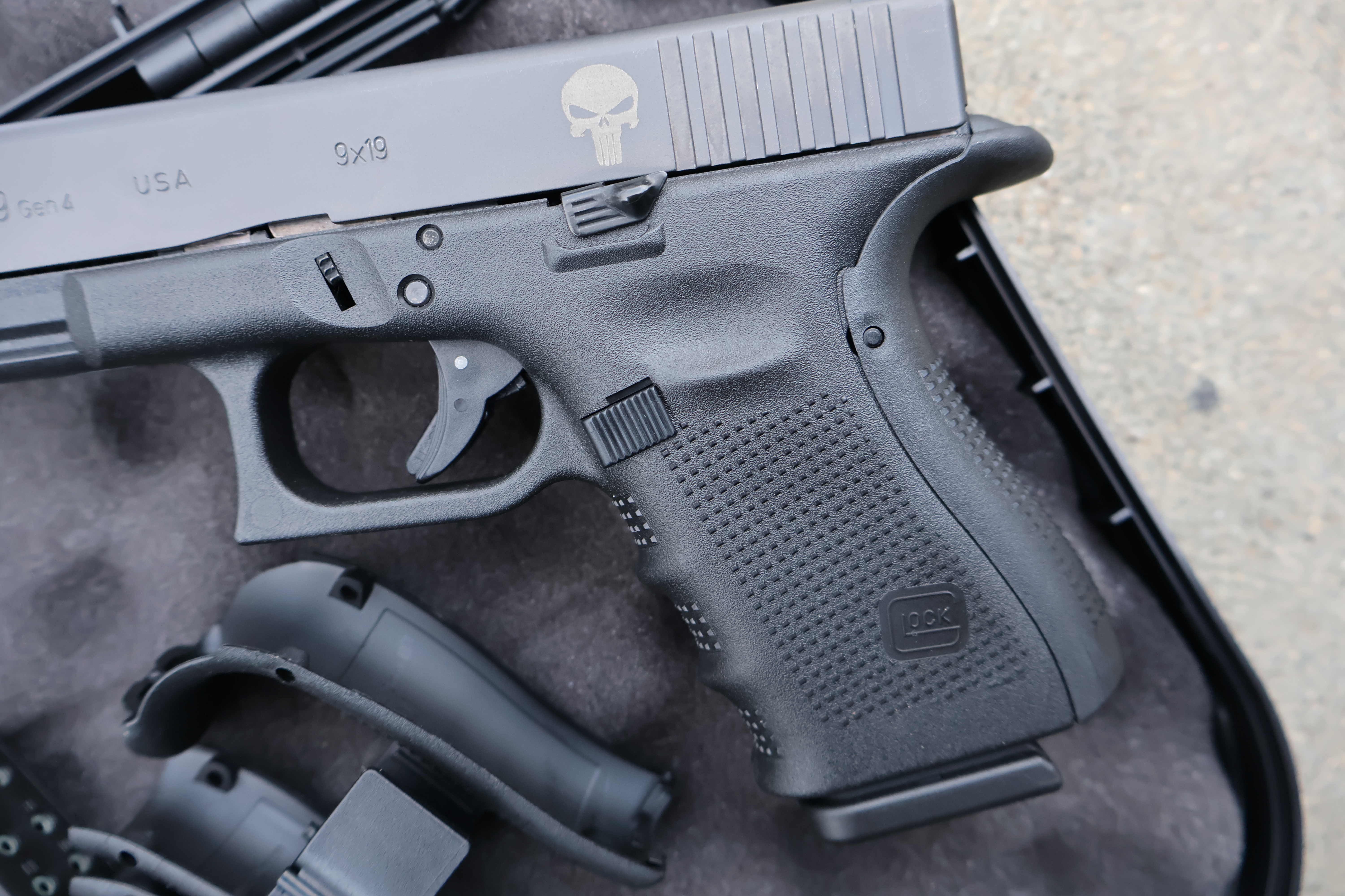 GLOCK (USA) G19 GEN4 BLACK TENIFER PUNISHER AMERIGLO FRONT 4.02" BBL 9MM-img-4
